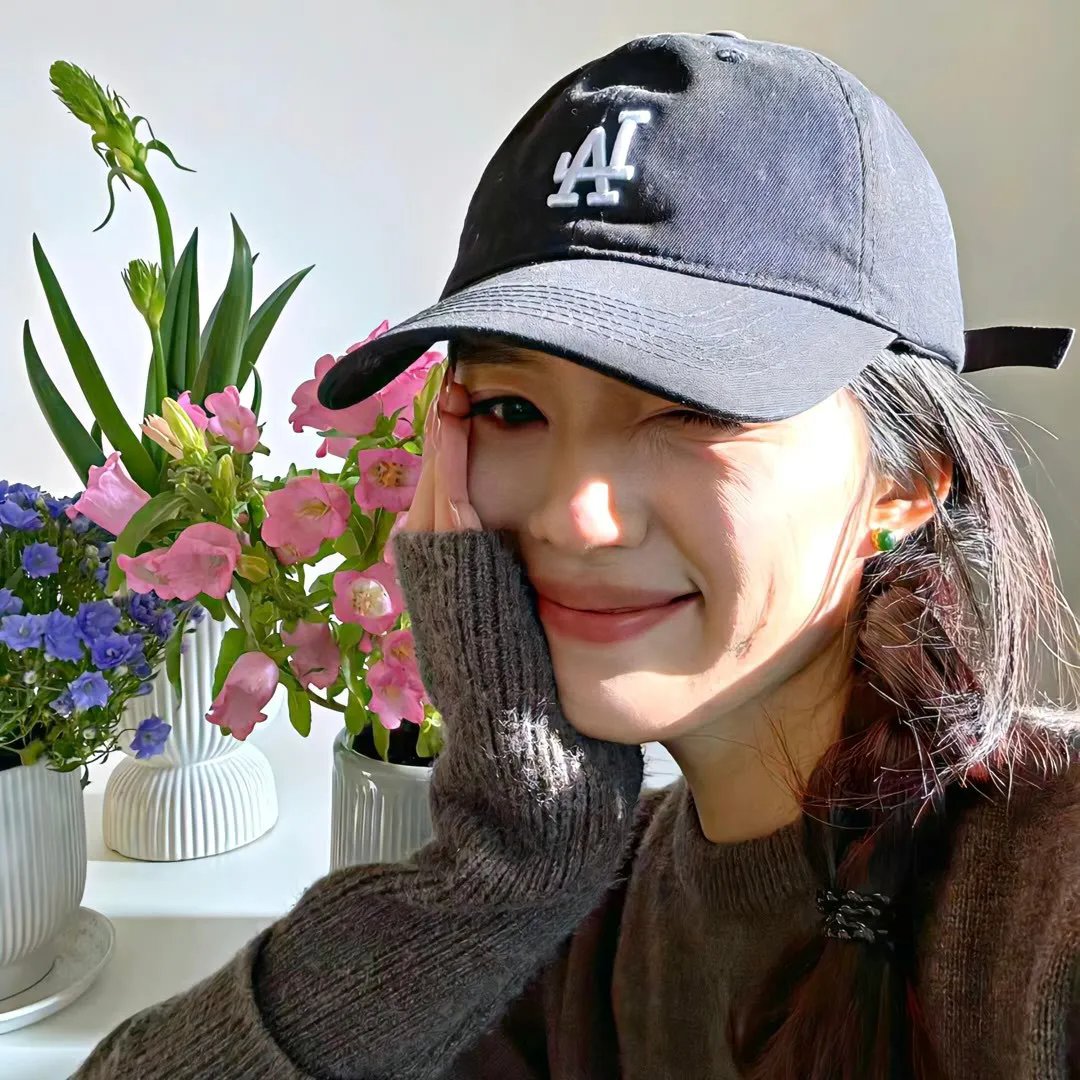 谨慎 海报